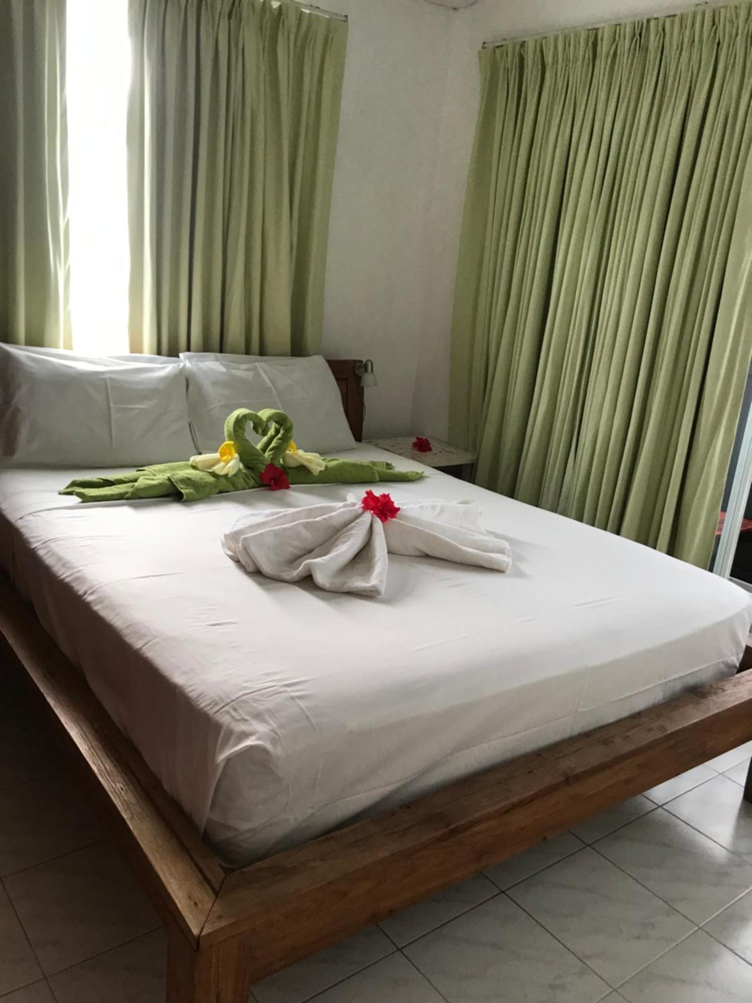 Royale Self Catering Apartments Anse Royale Extérieur photo